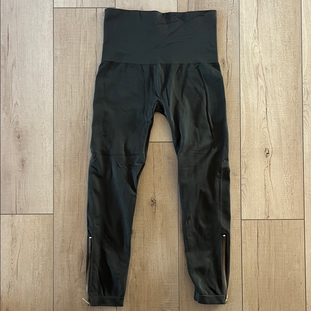 Spanx Forest Green Leggings - Picture 4 of 5